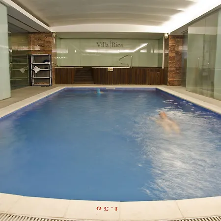 酒店 Vip Executive Entrecampos & Conference 4*