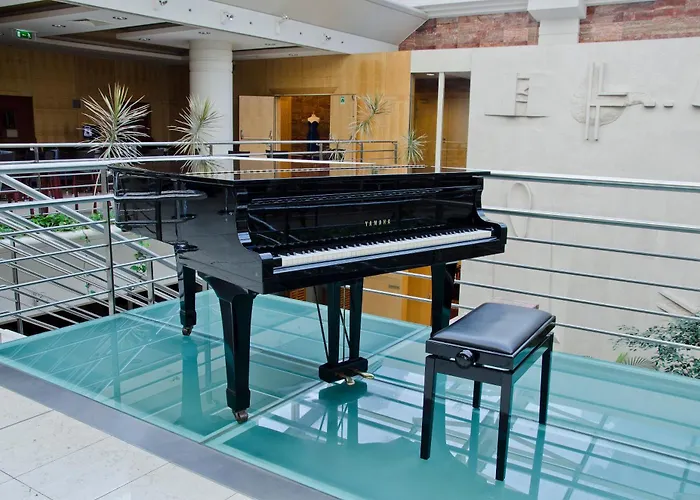 Готель Vip Executive Entrecampos & Conference