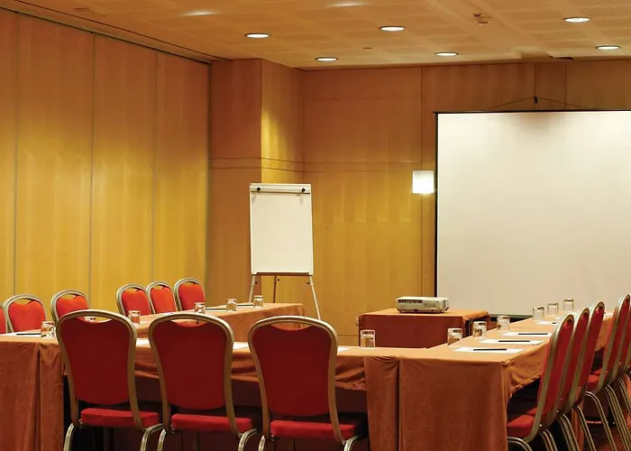 Готель Vip Executive Entrecampos & Conference Лісабон